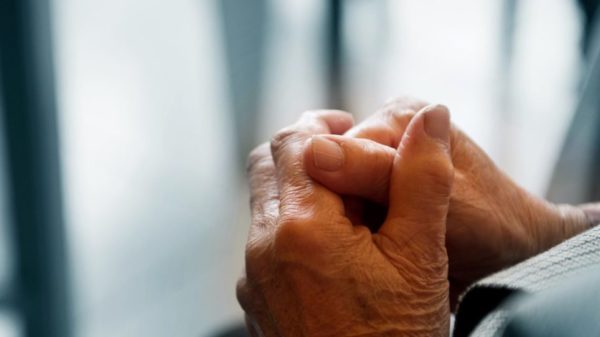 Ληστές ξυλοκόπησαν ηλικιωμένη στην Πάτρα