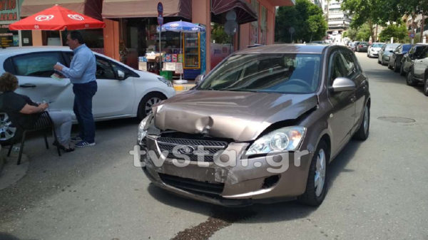 Σύγκρουση οχημάτων μετά από παραβίαση STOP