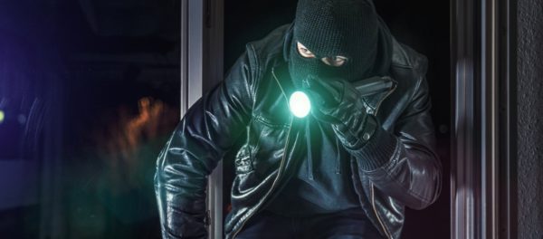 Μπήκαν στο εργοστάσιο και έφυγαν με λεία 7.000 ευρω