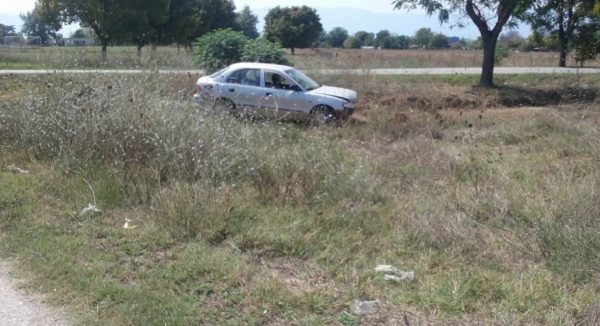Σύγκρουση δύο ΙΧ στο δρόμο Λαμίας-Υπάτης – Βρέθηκε στα χωράφια