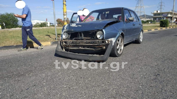 Πήγαιναν για μπάνιο, παραβίασαν το κόκκινο και τράκαραν.(φωτο)