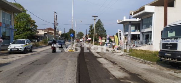 Ασφαλτοστρώνεται η οδός Αθηνών στην Αλίαρτο (video)