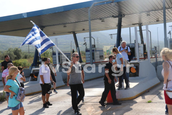 Έκλεισαν την εθνική οδό οι κάτοικοι των Καμένων Βούρλων (φωτο-video)