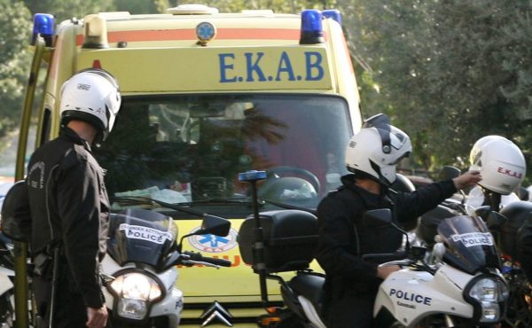 Θανατηφόρο τροχαίο στη Δαύλεια με έναν νεκρό και τραυματίες