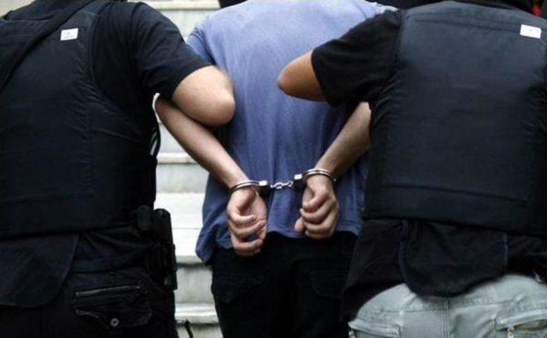 Συνελήφθη διακινητής ο οποίος προωθούσε στo εσωτερικό της χώρας έξι μη νόμιμους μετανάστες
