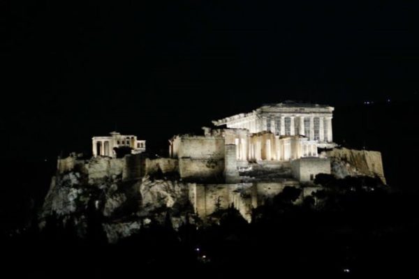 Μεγάλη στιγμή για την Ακρόπολη:Πιο λαμπερή από ποτέ