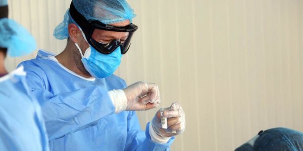 “Λουκέτο” σε κονσερβοποιία στη Σκύδρα – Εντοπίστηκαν 114 κρούσματα