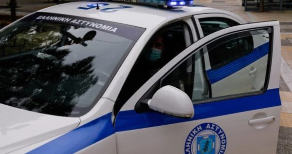 Νεκρή σε τροχαίο 34χρονη στην Κόρινθο- Το αμάξι της κατέληξε στη θάλασσα
