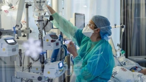 Ξεπερνούν τα 34,77 εκατ. τα κρούσματα Covid-19 σε όλο τον κόσμο