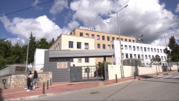 Προληπτική απολύμανση και κλείσιμο των υπηρεσιών του Δ. Λαμιέων – Βρέθηκε θετικός σύζυγος υπαλλήλου στον Δήμο (video)