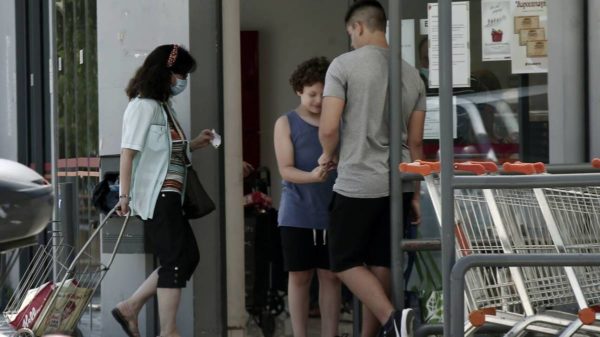 Κορωνοϊός: Τι αλλάζει στο ωράριο των σούπερ μάρκετ – Τι ισχύει για τις λαϊκές