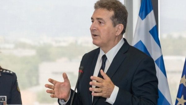 Την πρόσληψη 100 νέων συνοριοφυλάκων στην Καβάλα, ανακοίνωσε ο Μ. Χρυσοχοϊδης