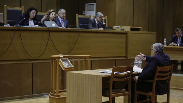 Δίκη Χρυσής Αυγής: Απορρίφθηκε το αίτημα Λαγού – Διεκόπη για την Τρίτη στις 11.00 η διαδικασία