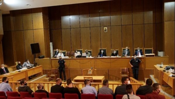 Δίκη Χ.Α: Η πρόεδρος ζήτησε διευκρινίσεις από την εισαγγελέα για την πρότασή της- Διακοπή της συνεδρίασης