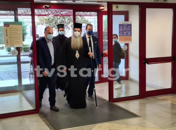 Ο κ. Συμεών στη ΜΕΘ για τον επίσκοπο Φώτιο και τον 15χρονο. Το μήνυμά του στους παλαιοημερολογίτες. (video)