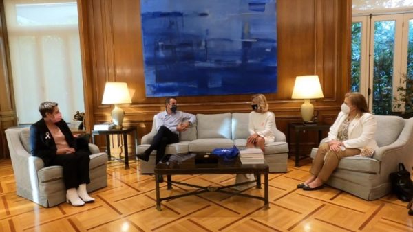 Πρόγραμμα δωρεάν μαστογραφίας, ανακοίνωσε ο Κυρ. Μητσοτάκης μιλώντας με γυναίκες που νίκησαν τον καρκίνο του μαστού