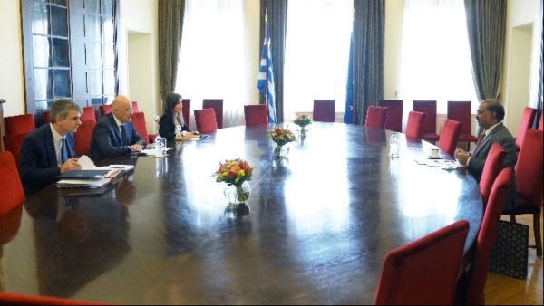 Συνάντηση ΥΠΕΞ Ν. Δένδια με τo νέο πρέσβη της Ινδίας