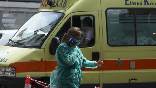 Κορωνοϊός: Κατέληξαν πέντε ασθενείς τις τελευταίες ώρες – Στους 598 οι θάνατοι