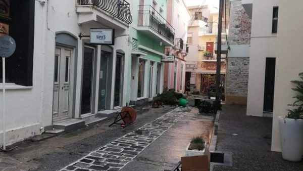 Η επόμενη μέρα από τον σεισμό: Η Σάμος μετρά τις πληγές της…