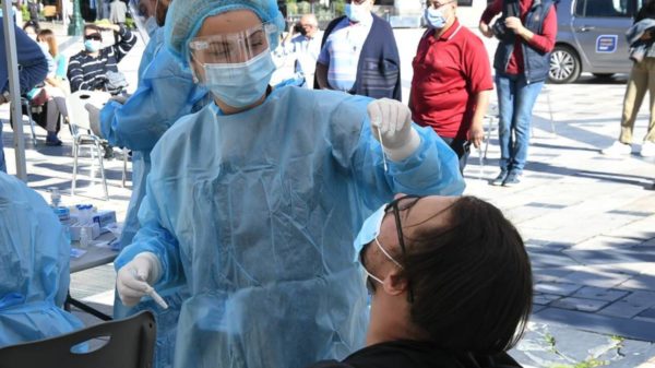 Κορωνοϊός: 14 κρούσματα σε δειγματοληψία του ΕΟΔΥ στο Μαρούσι – 850 έλεγχοι συνολικά