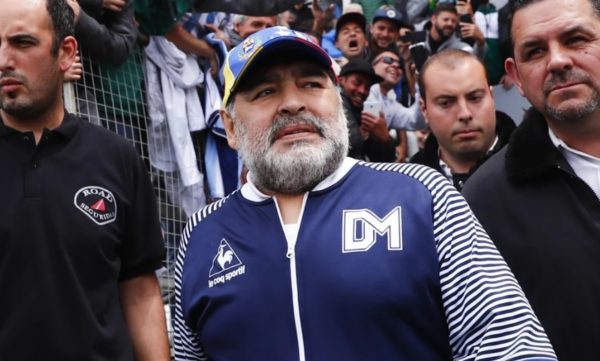 Στο νοσοκομείο ο Μαραντόνα