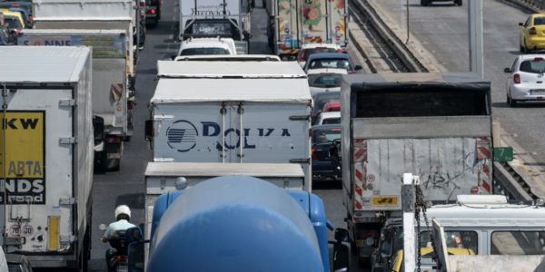 Μαζική φυγή των Αθηναίων με κάθε μέσο. Έκτακτα δρομολόγια από την ΤΡΑΙΝΟΣΕ
