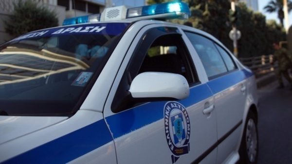 Συνελήφθη 17χρονος ημεδαπός για παράνομη μεταφορά εννέα αλλοδαπών