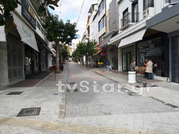 Πρεμιέρα για το νέο lockdown. Ερήμωσαν οι πόλεις- Ελάχιστοι έξω για τα απολύτως απαραίτητα (φωτο-video)