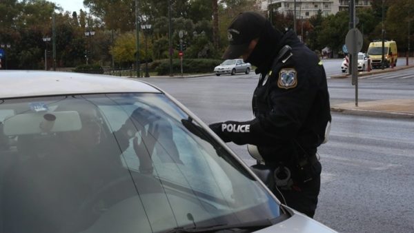 Σαρωτικοί έλεγχοι από την ΕΛ.ΑΣ. την πρώτη ημέρα των νέων περιοριστικών μέτρων