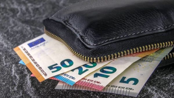 Επίδομα των 800 ευρώ: Στις 15 Νοεμβρίου ανοίγει η ΕΡΓΑΝΗ για τις δηλώσεις