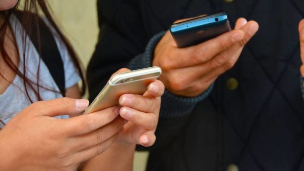 Lockdown: Δεν υπάρχει θέμα «κόφτη» στα sms στο 13033