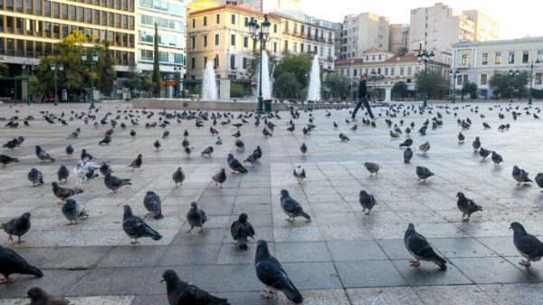 Κορωνοϊός: Κρίσιμο το επόμενο 10ήμερο – Η ανησυχία για τις ΜΕΘ και τα χαμόγελα για το εμβόλιo