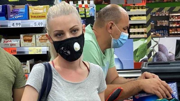 Οι μάσκες με βαλβίδα εκπνοής πρέπει να αποφεύγονται