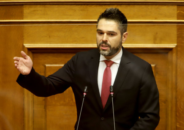 Σαρακιώτης προς Κεραμέως: Έχουν όλοι οι μαθητές και εκπαιδευτικοί τα αναγκαία μέσα για την τηλεκπαίδευση κα. Υπουργέ;