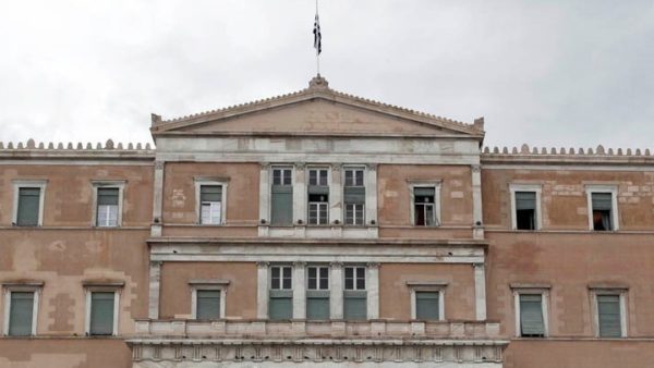 Οι ανασφάλιστοι ασθενείς θα μπορούν να διακομίζονται σε ιδιωτικά θεραπευτήρια, χωρίς καμία οικονομική επιβάρυνση