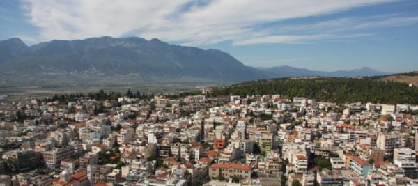 Ανησυχία και αντιδράσεις από τις επιχειρήσεις στη Λαμία: «Θέλουμε περισσότερα χρήματα στην τοπική οικονομία» (video)