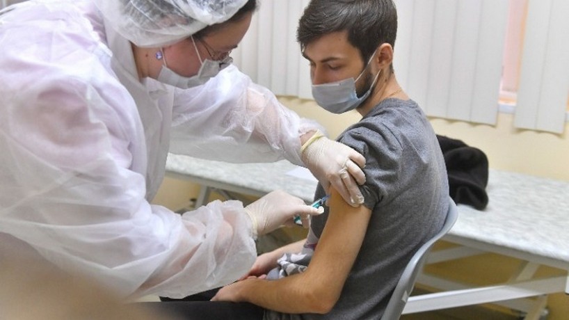 Μόσχα: Τις πρώτες πέντε ώρες 5.000 άνθρωποι εγγράφηκαν για να εμβολιαστούν