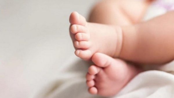Κορονοϊός: Αγωνία για δύο βρέφη 22 και 25 ημερών – Στην εντατική το ένα