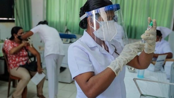Covid-19: Πάνω από 2,5 εκατ. θάνατοι σε όλο τον κόσμο