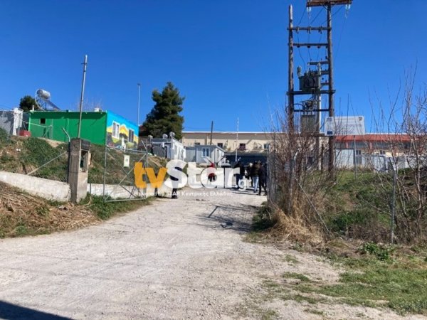 Την δομή φιλοξενίας προσφύγων της Θήβας επισκέφτηκε ο Γιάννης Μουζάλας (video)