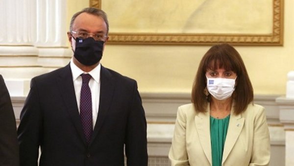 Συνάντηση της ΠτΔ με τον Χρ. Σταϊκούρα