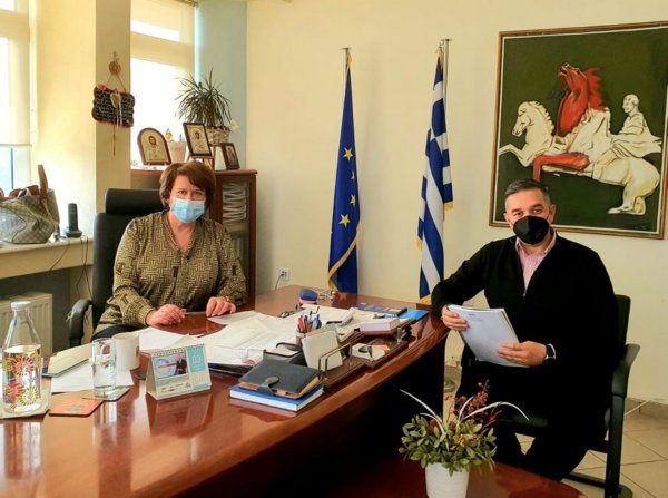 Στην Περιφερειακή Διεύθυνση Εκπαίδευσης ο Θ. Χειμάρας για τα πρότυπα και πειραματικά σχολεία