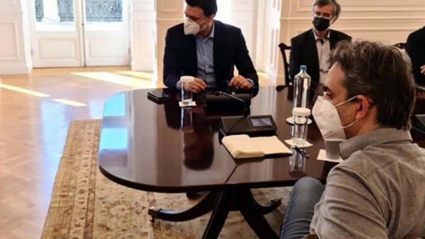 Κορωνοϊός: Σύσκεψη Μητσοτάκη για την πανδημία – Πιέζονται τα νοσοκομεία της Αττικής