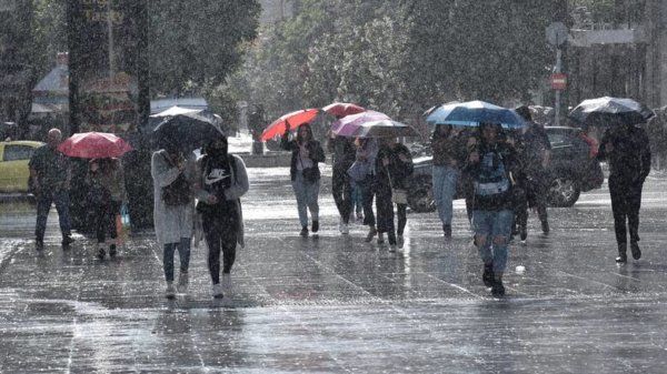 Χαλάει από το μεσημέρι ο καιρός, με κατά τόπους έντονα φαινόμενα