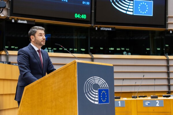 Με συντριπτική πλειοψηφία εγκρίθηκε η Έκθεση του Νίκου Ανδρουλάκη για το RescEU