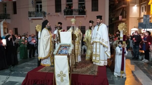 Το Φως της Ανάστασης να διώξει κάθε φόβο, απογοήτευση και υποδούλωση