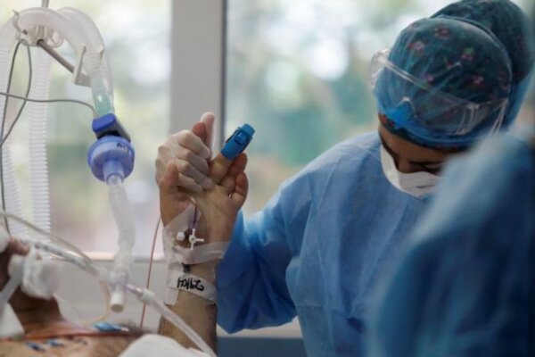 Επιστροφή στην πραγματικότητα: 3.421 νέα κρούσματα με ρεκόρ τεστ – 83 θάνατοι και 754 διασωληνωμένοι
