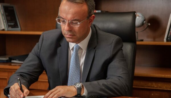 Σταϊκούρας: Εγκρίθηκε η πρόταση του Δήμου Λοκρών για την αναβάθμιση του διατηρητέου σχολικού κτιρίου Μαρτίνου