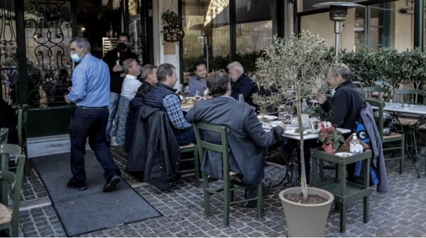 Αυξήσεις στους μισθούς στην εστίαση από 1η Απριλίου – Θετικοί οι επιχειρηματίες της Λαμίας (video)