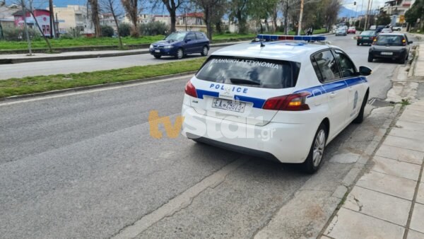 Λαμία: Αστυνομικοί βρήκαν τα χρήματα στον κάδο. Έσωσαν ηλικιωμένη από τους απατεώνες